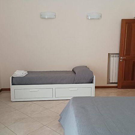 Апартаменты A Casa Di Laura Неаполь Экстерьер фото