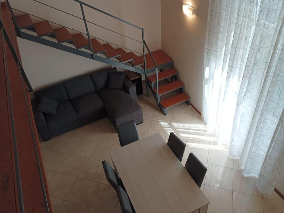 Апартаменты A Casa Di Laura Неаполь Экстерьер фото